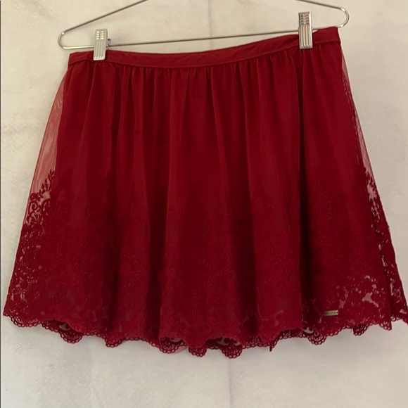 Hollister Burgundy Gathered Mini Skater Skirt - Picture 1 of 12